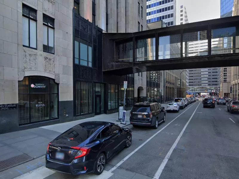 Parking at Minneapolis Marriott Garage - Valet Kiosk