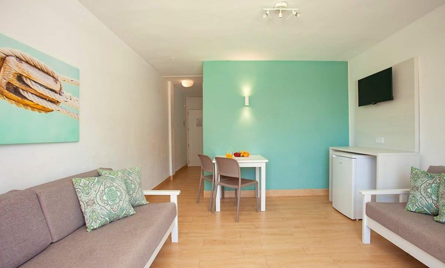 Image 6: ✈ MAJORQUE | Sa Coma - BJ Apartamentos Club Sa Coma 2* - Aqua Parc