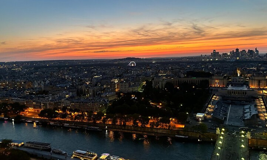 Image 13: Tour Eiffel en ascenseur au deuxième étage et sommet facultatif