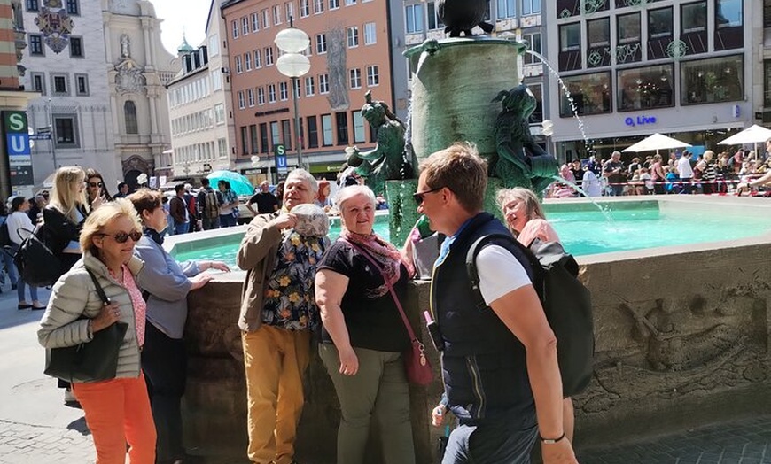 Image 4: Private ganztägige Münchner Schlösser und Altstadtführung