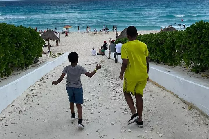 Cancun City Shopping and Local Food Tour Private Experience