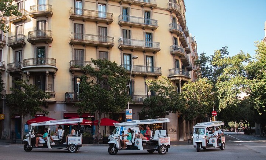 Image 4: Tour Oficial Tuk Tuk BCN l Barcelona 3 Horas
