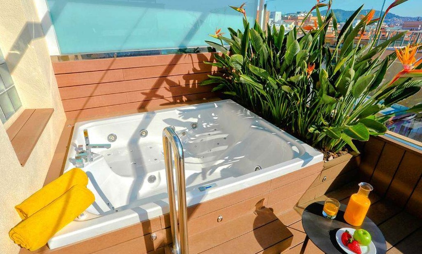 Image 8: ✈ COSTA BARCELONA | Calella - Hotel Volga 4*, 2 nachten - Aan zee