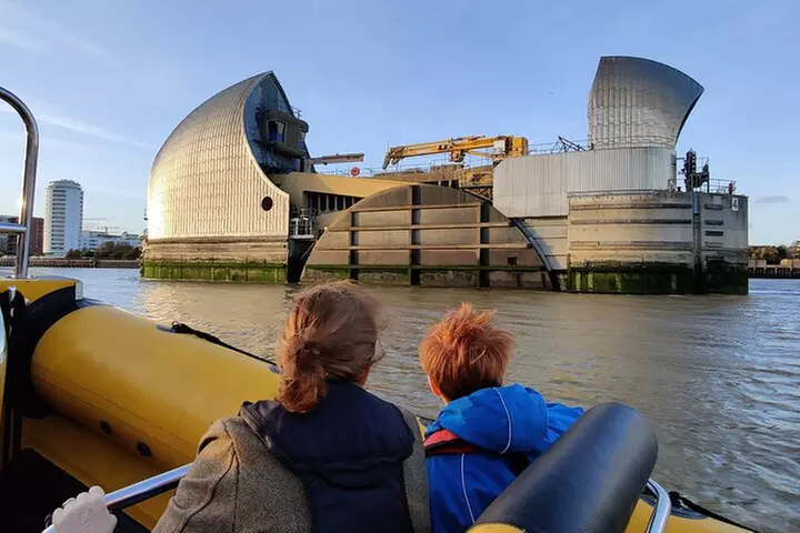Speedboat 'Ultimate Tower Blast' from Tower Millennium Pier - 40 mi...