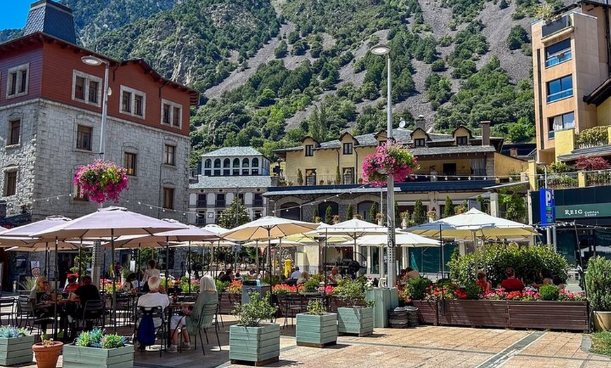 Image 3: Andorra, Francia y España: 3 países en un día desde Barcelona