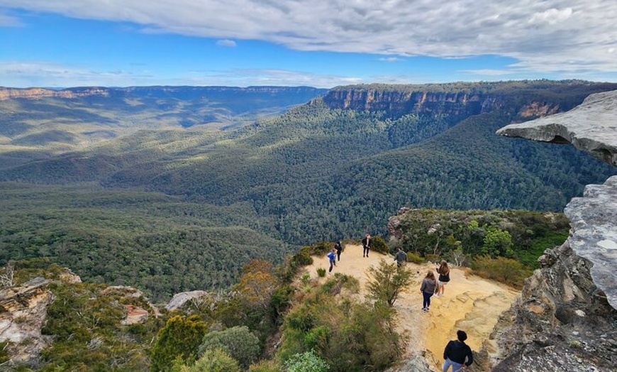 Image 2: Blue Mountains Small Group Tour with Waterfall Walk & Fresh Lunch