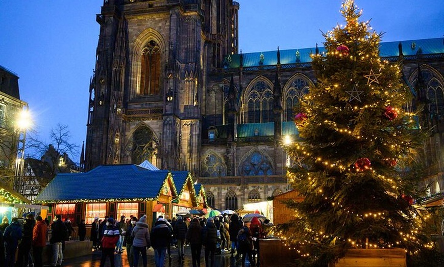 Image 2: Strasbourg la capitale de Noël Visite privée à pied