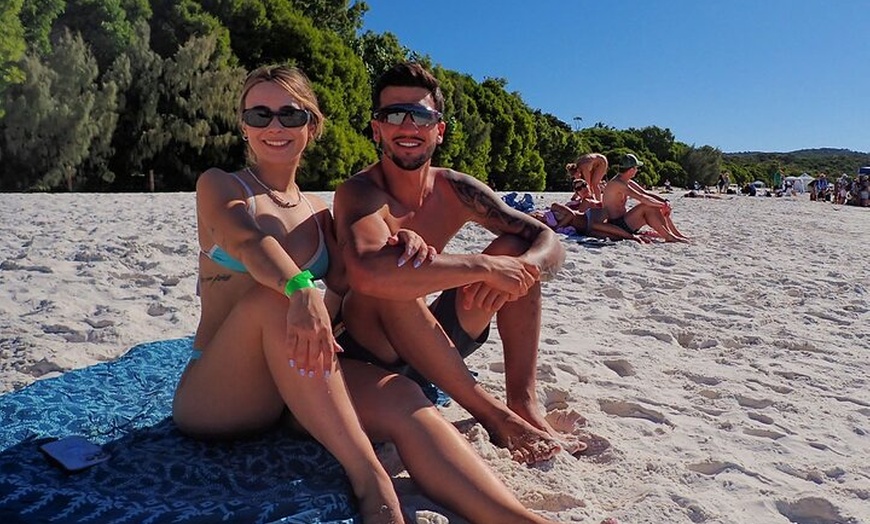 Image 3: Whitehaven Beach Tour: 2 Options - All Day Beach Or Snorkel