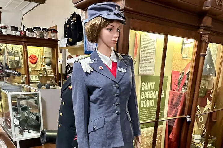 Newport Neighborhood Food Tour