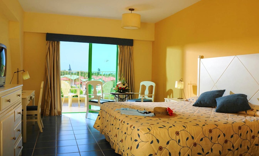 Image 2: ✈ CUBA | Varadero - Iberostar Origin Tainos 4* - Upgrade in omaggio
