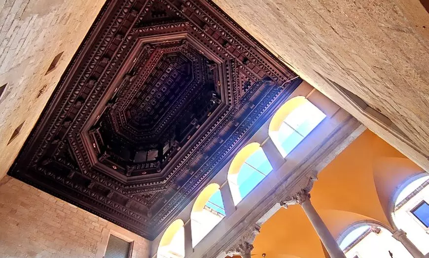 Image 7: Tour histórico por el Barrio Gótico de Barcelona