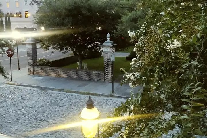 Charleston Dark History & Ghost Tour with Adam