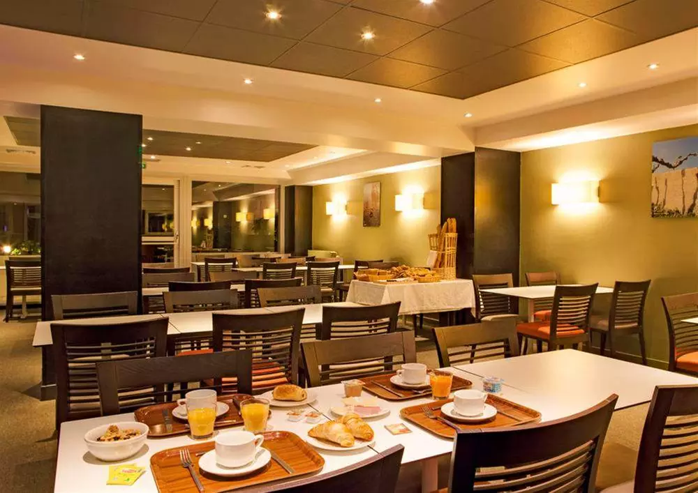 ✈ FRANCJA | Paryż - Belambra City Hotel Magendie 2*, 1 nocy - Turys...