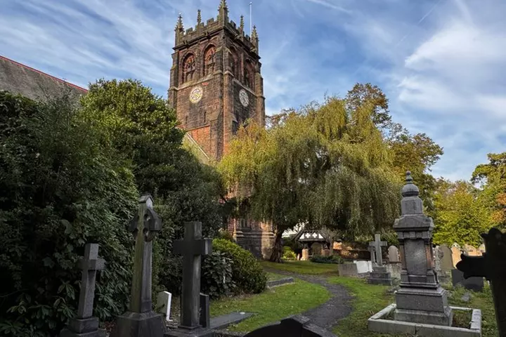 Private Liverpool Beatles Tour - Casbah Club (Blue Badge Guide)