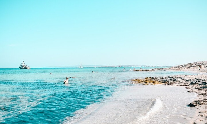 Image 10: Traslados en ferry eléctrico entre Ibiza y Formentera