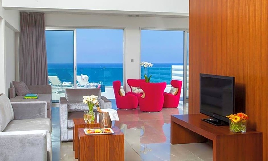 Image 6: ✈ CYPR | Pafos - King Evelthon Beach Hotel and Resort 5* - Naprzeci...