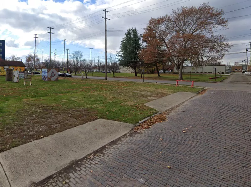 Parking at Chromedge Lot