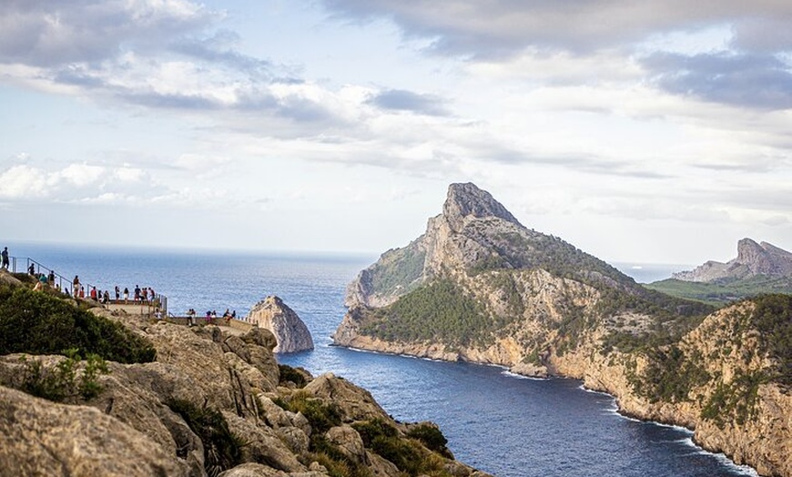 Image 8: 8 - Hora Formentor y Mercado de Sineu con paseo en barco Tour en Ma...