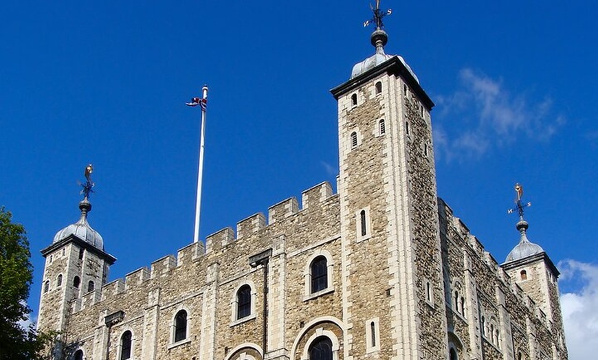 Image 6: Panoramic London Tour with Tower of London and Hever Castle
