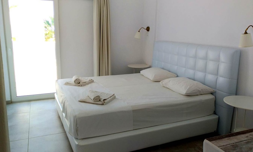 Image 3: ✈ SANTORIN | Perissa - Iliada Odysseas Resort 4*, 3 nuit