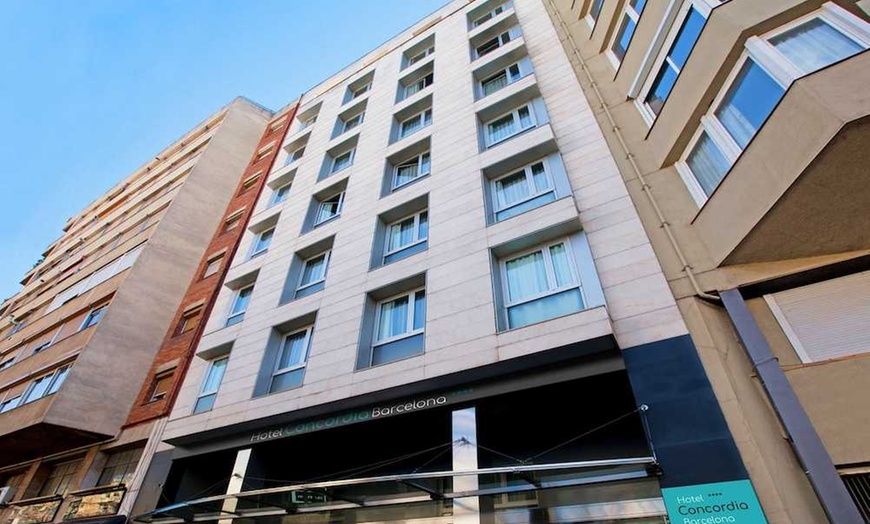 Image 14: ✈ SPAGNA | Barcellona - Hotel Concordia Barcelona 4* - Piscina sul ...