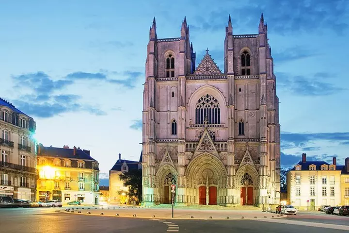 Nantes Visite audioguidée à pied 2h30 et 30 commentaires audios - Second Medium