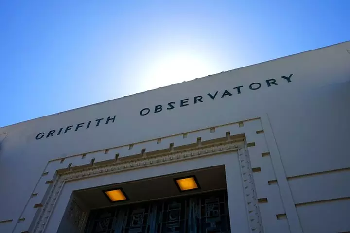 Hollywood Sign Hiking Tour to Griffith Observatory
