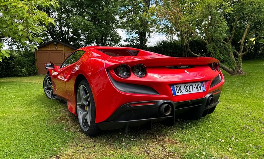 Image 2: Virée Bucolique en Ferrari F8 Spider Vallée de Chevreusse