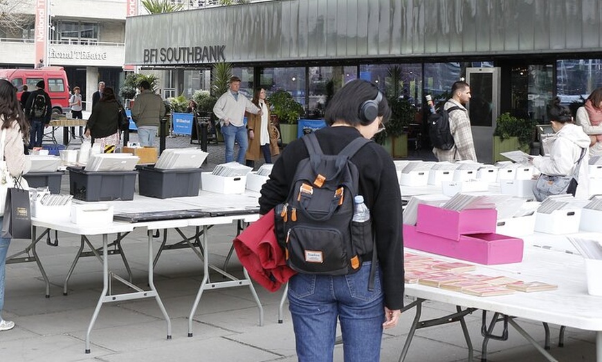 Image 2: London River Thames Sightseeing Walk