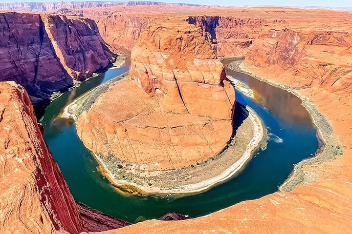 Private Tour Antelope Canyon and Horseshoe from Las Vegas 6 Seats