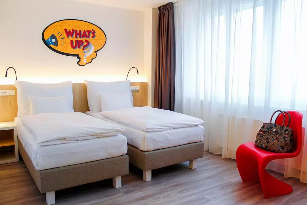 ✈ REPUBLIKA CZESKA | Praga - Comfort Hotel Prague City East 3*, 2 n...