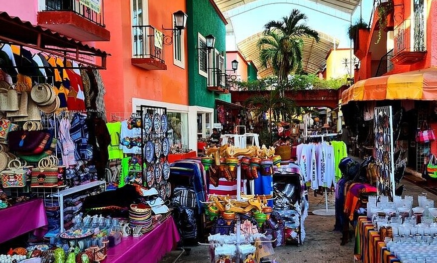 Image 31: Shopping and Mexican food in a Private Guided Cancun Tour