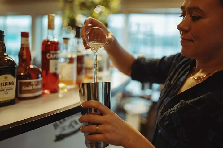 Seattle Hands On Cocktail Class