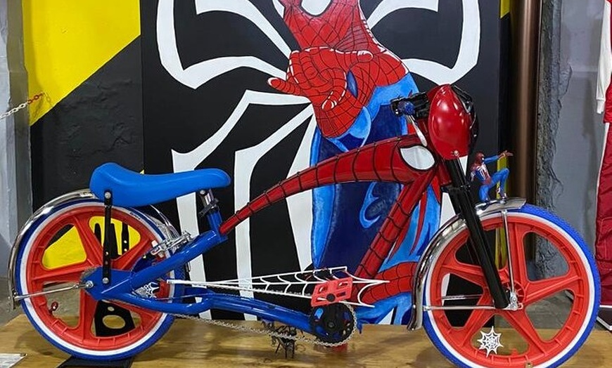 Image 8: Entrada a la Galería de Arte sobre Ruedas en Gran Canaria