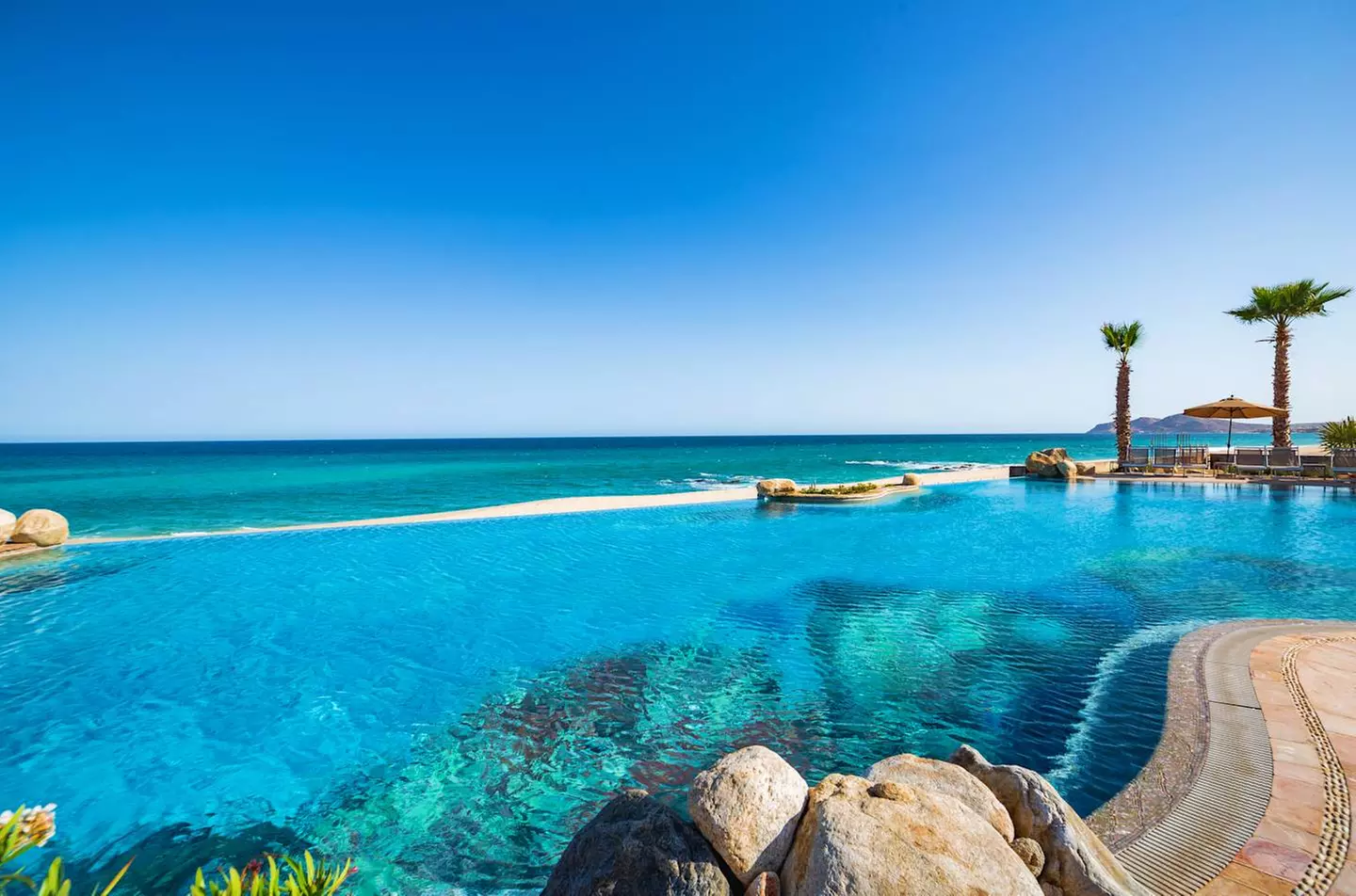 ✈ BASSA CALIFORNIA | Cabo San Lucas - Villa La Valencia Beach Resor...