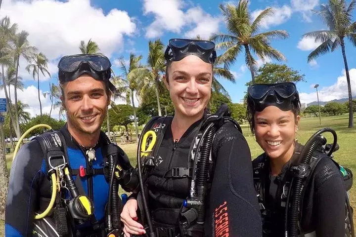 Beginner Scuba Diving Adventure with Videos in Honolulu