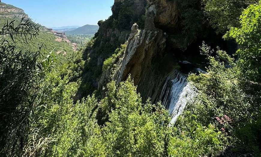 Image 4: Viaje en cascada Sant Miquel del Fai Fuente mágica