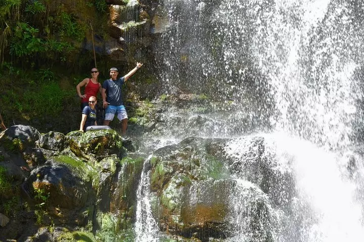 Private Waterfalls Hike and Swim in Lihue