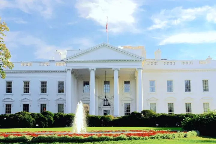 DC Combo: Narrated Scenic Boat Cruise & National Mall Bus Tour