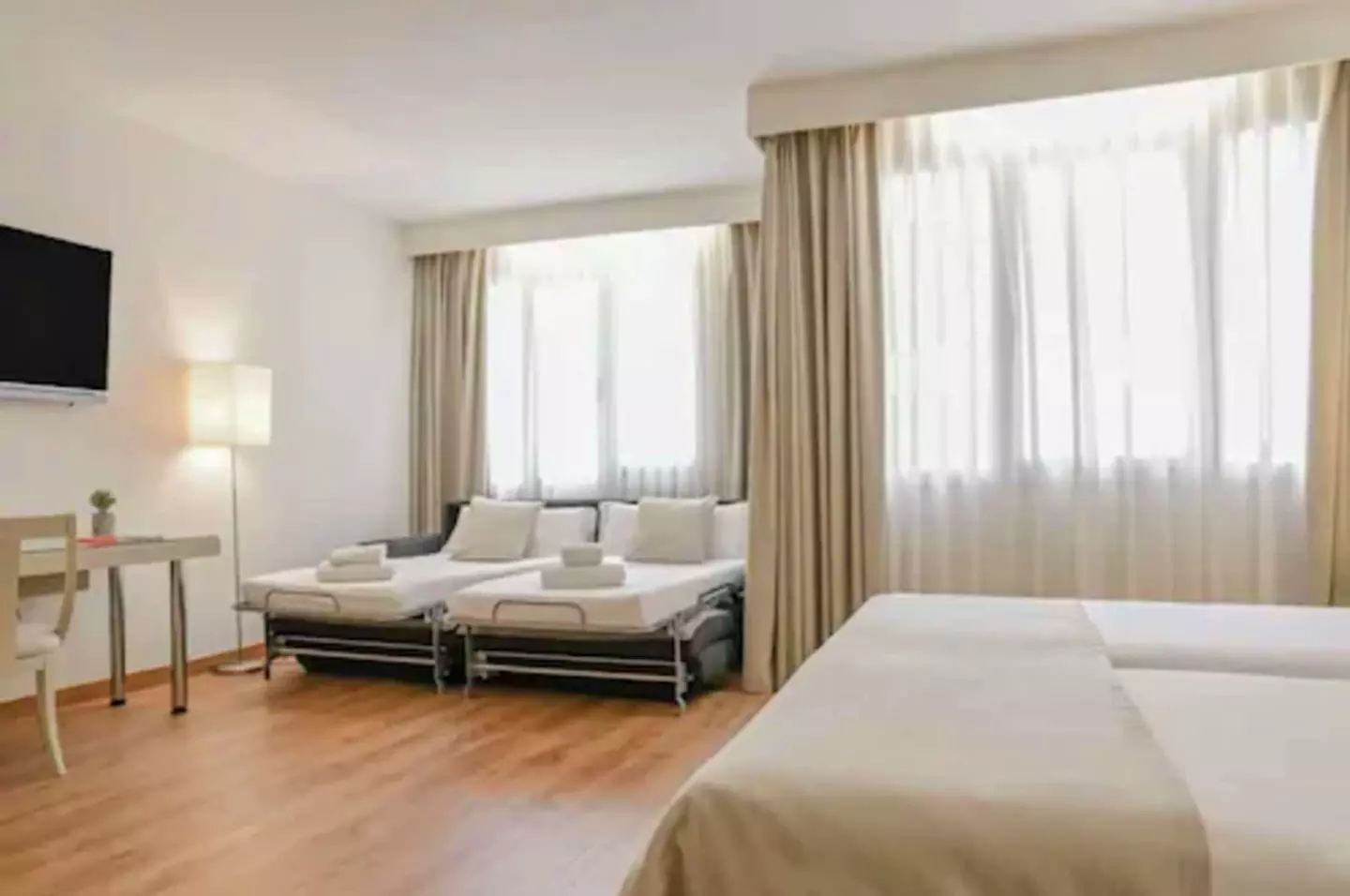 ✈ SPANIEN | Barcelona - Mariano Cubi Aparthotel Barcelona 4*, 2 Näc...