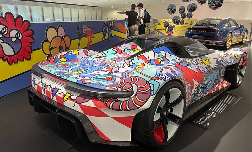 Image 3: Private Stuttgart Stadtrundfahrt mit lizenziertem Fortgeschrittener...