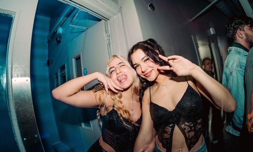 Image 5: Hamburg Pub Crawl mit kostenlosen Welcome Drinks und Clubeintritt