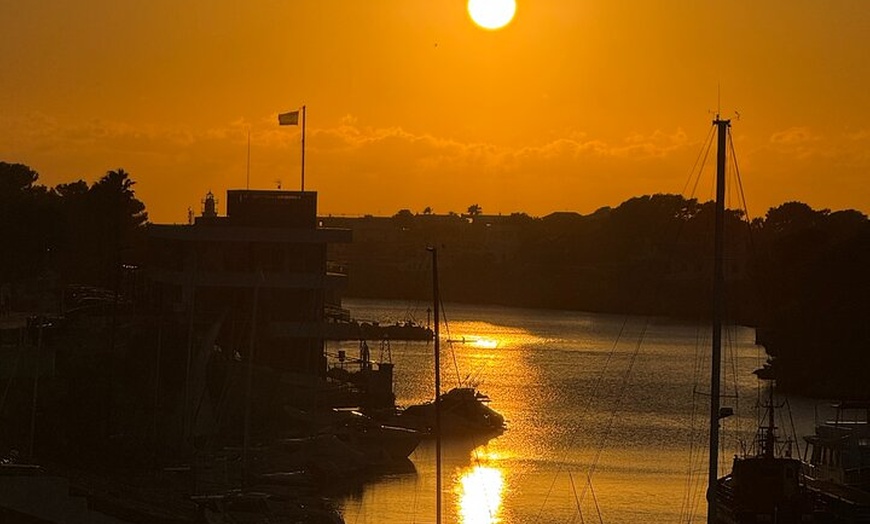 Image 9: Exclusivo tour privado a pie por Ciutadella