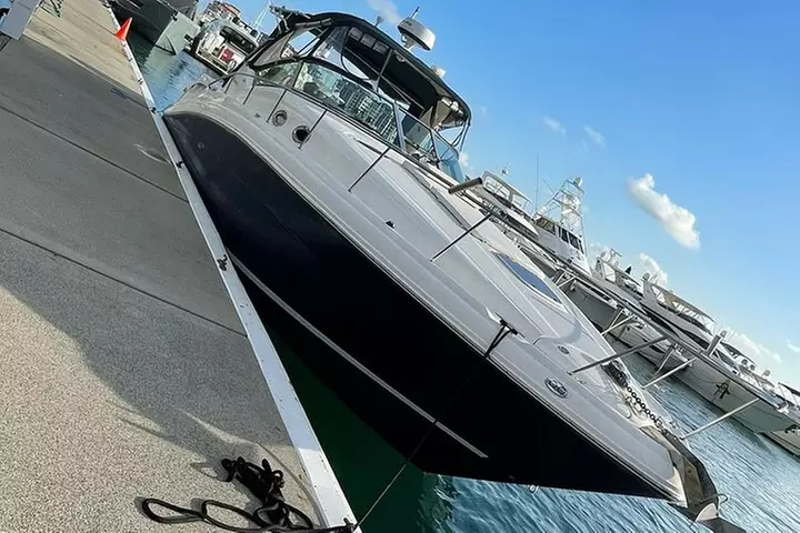 Miami: 2 Hour Private Yacht Cruise