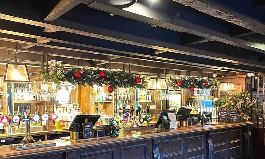 Image 19: Private London Pub Tour in Iconic London Taxi