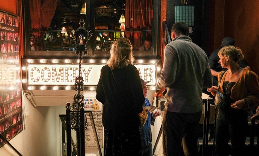 Image 15: NYC Comedy Walking Tour + Live Stand‑Up Show (Drinks Included)
