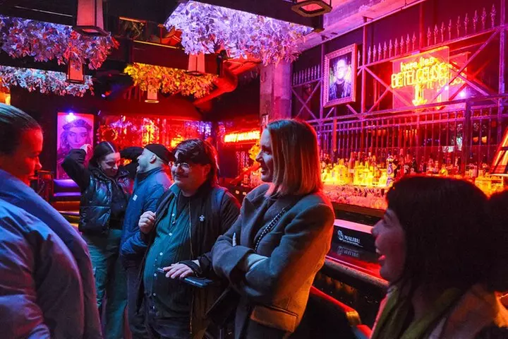 Hollywood Cocktails and True Crime Tour: 3 Drinks Included