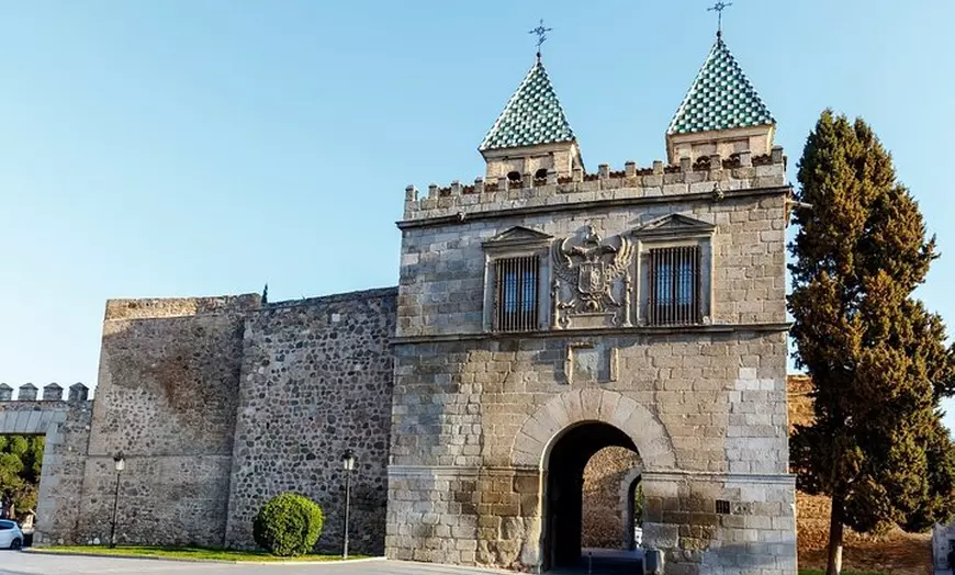 Image 2: Tour Privado Toledo Aranjuez Chinchón desde Madrid