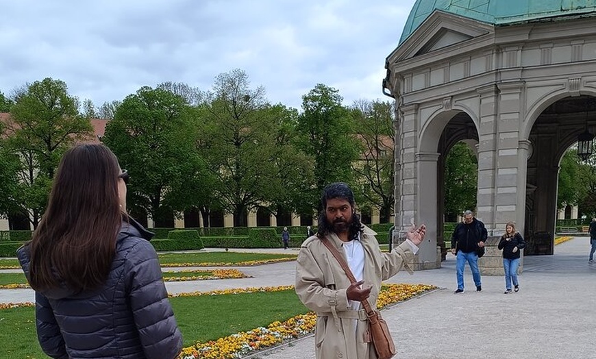 Image 3: Hinter dem Bildschirm Authentisches München mit einem privaten Gast...