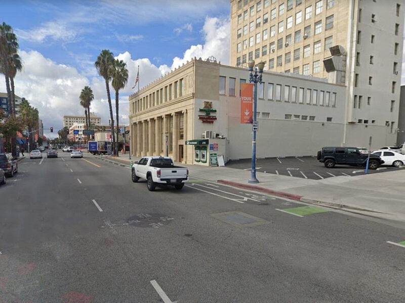 Parking at [SL10] 121 East 3rd St. Lot